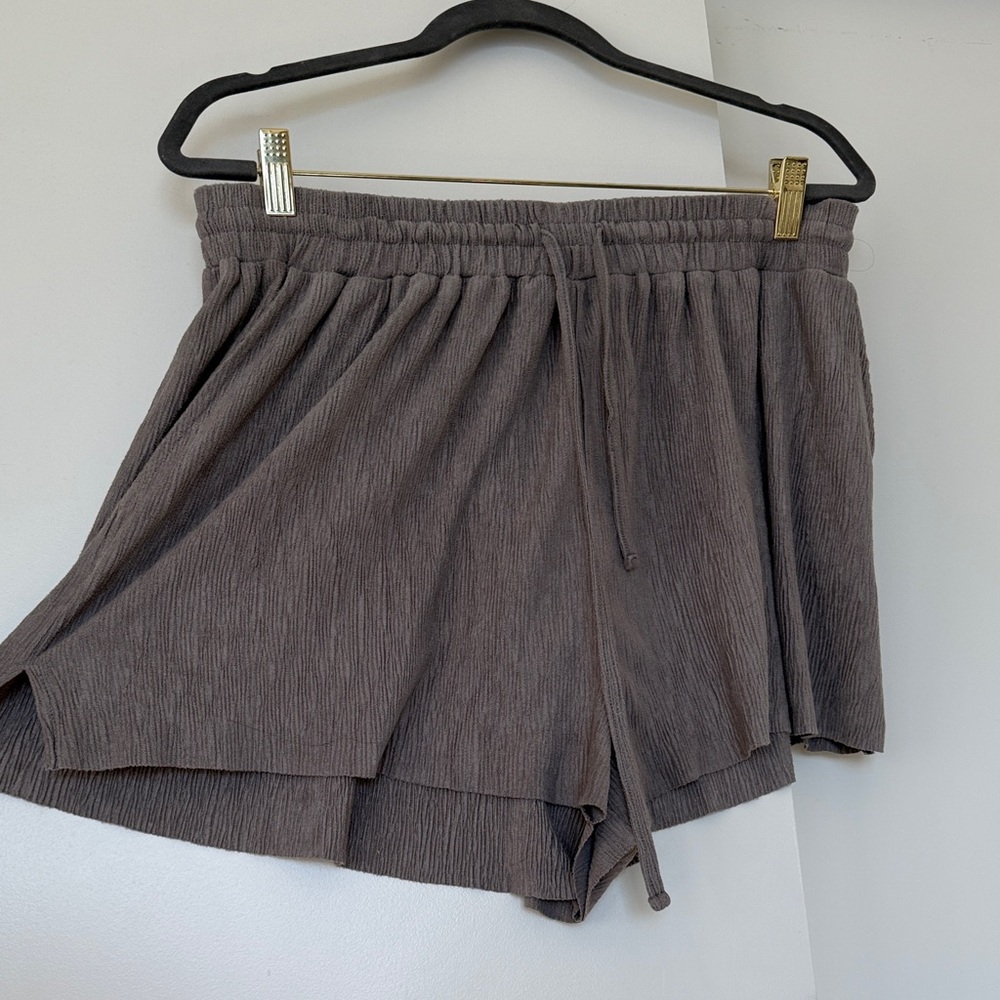 Women's Brown Pleated Shorts